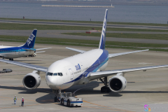 Haneda_Airplane_2007_002