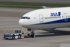 Haneda_Airplane_2007_003