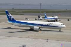 Haneda_Airplane_2007_006