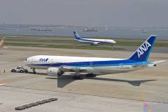 Haneda_Airplane_2007_019