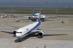 Haneda_Airplane_2007_056