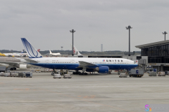 NaritaAirplane2007_25